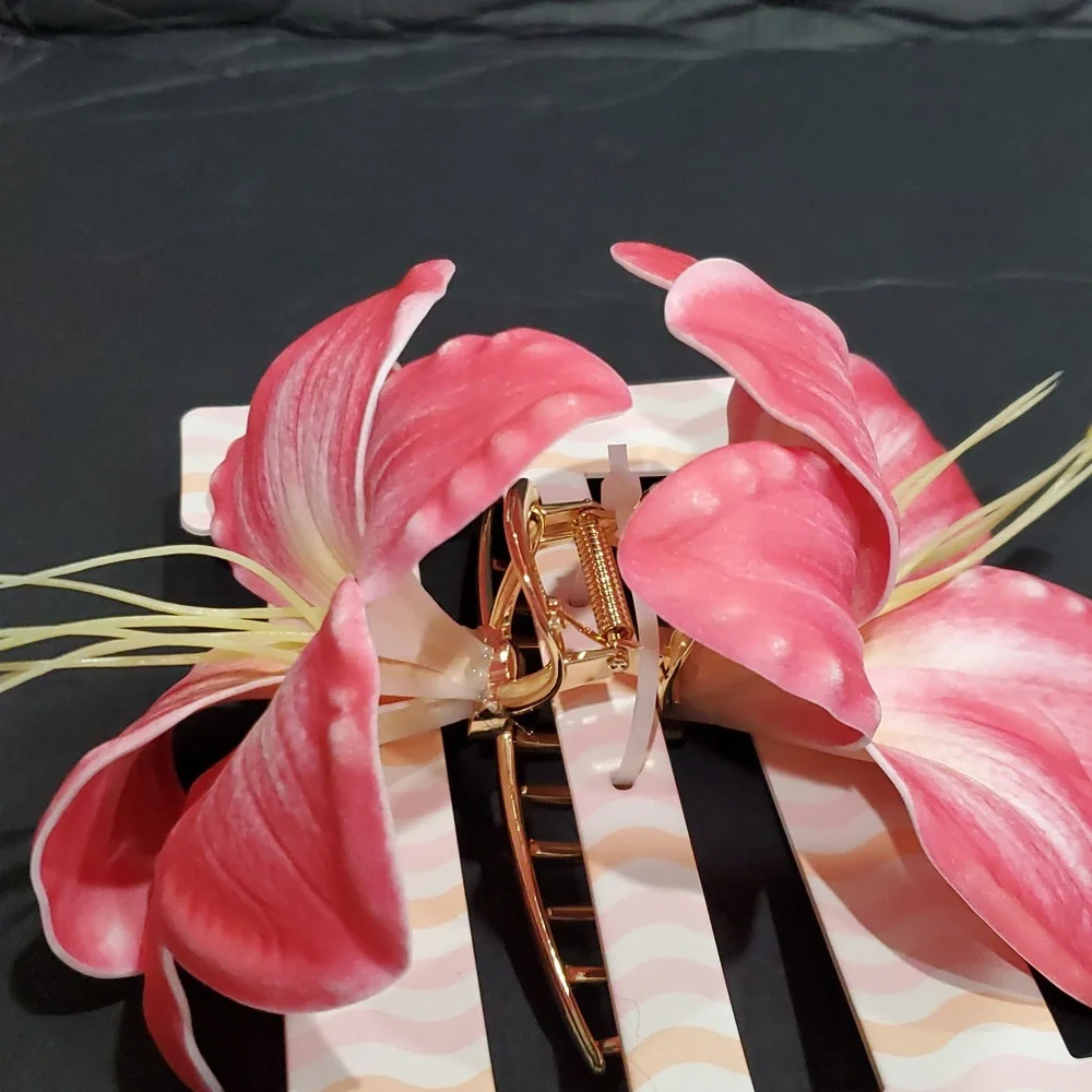 Oversized pink hibiscus flower gold tone hair jaw clip brand‎ new